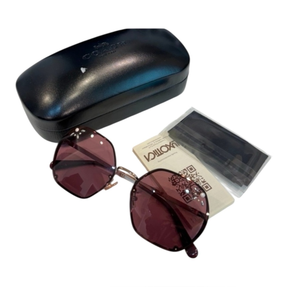 COACH- Sunglasses. Full Inclusion